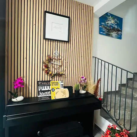 An Exceptional Apartment, 20 Min Paris, 10 Min Orly Airport, 30 Min Disney, 25 Min Versailles, Parking Free *