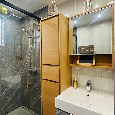An Exceptional Apartment, 20 Min Paris, 10 Min Orly Airport, 30 Min Disney, 25 Min Versailles, Parking Free شقة *