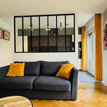 An Exceptional Apartment, 20 Min Paris, 10 Min Orly Airport, 30 Min Disney, 25 Min Versailles, Parking Free شقة *