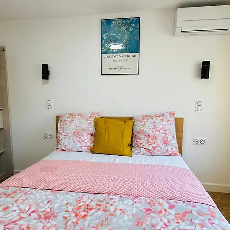 아파트 An Exceptional Apartment, 20 Min Paris, 10 Min Orly Airport, 30 Min Disney, 25 Min Versailles, Parking Free 안토니