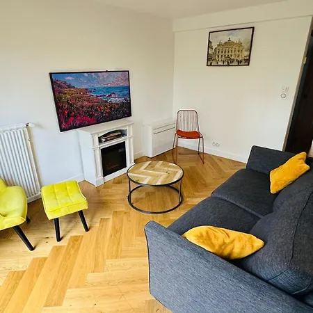 An Exceptional Apartment, 20 Min Paris, 10 Min Orly Airport, 30 Min Disney, 25 Min Versailles, Parking Free * اُنتوني