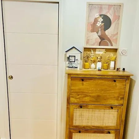 An Exceptional Apartment, 20 Min Paris, 10 Min Orly Airport, 30 Min Disney, 25 Min Versailles, Parking Free Apartment Antony